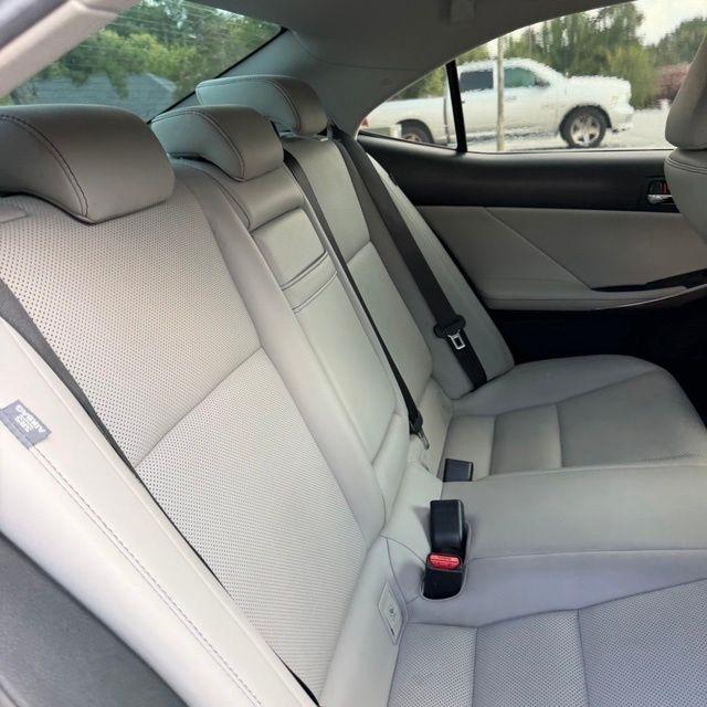 Lexus IS  2015