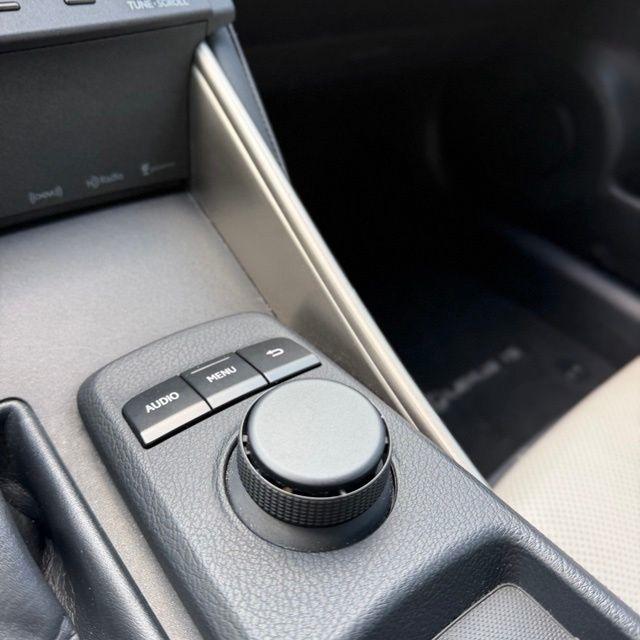Lexus IS  2015