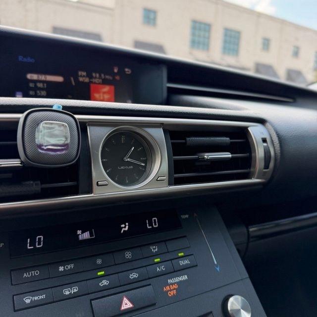 Lexus IS  2015