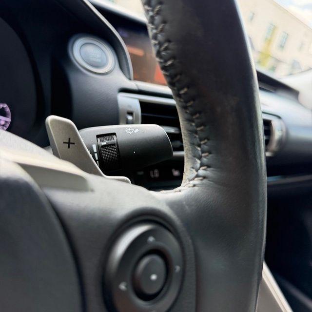 Lexus IS  2015