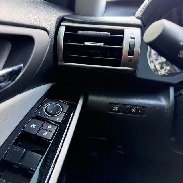 Lexus IS  2015