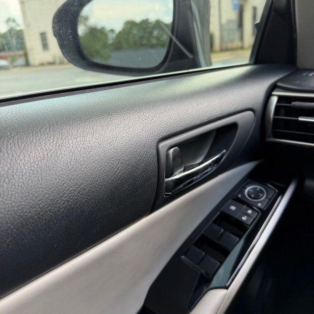 Lexus IS  2015