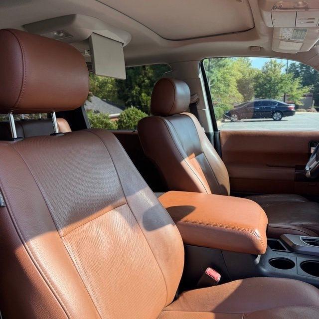 Toyota Sequoia  2015
