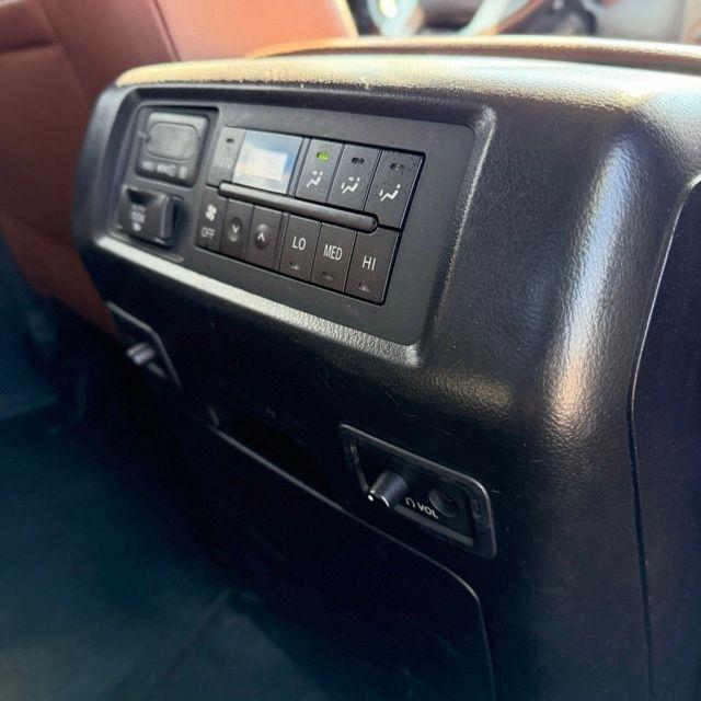Toyota Sequoia  2015