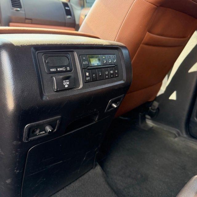 Toyota Sequoia  2015