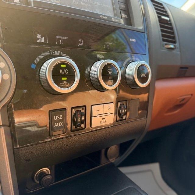 Toyota Sequoia  2015