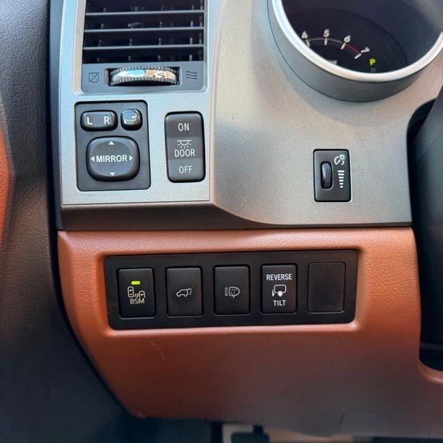 Toyota Sequoia  2015