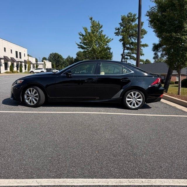 Lexus IS  2015