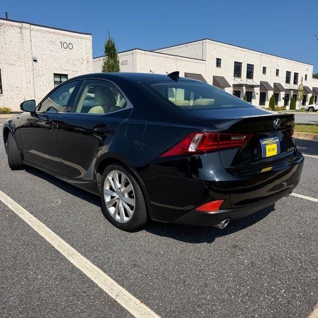 Lexus IS  2015