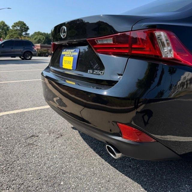 Lexus IS  2015