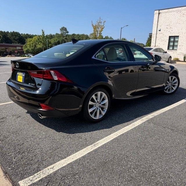 Lexus IS  2015