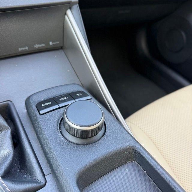Lexus IS  2015