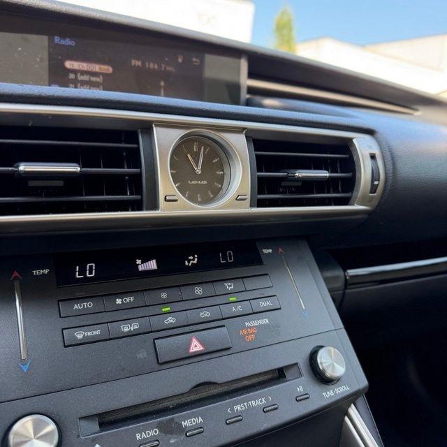 Lexus IS  2015