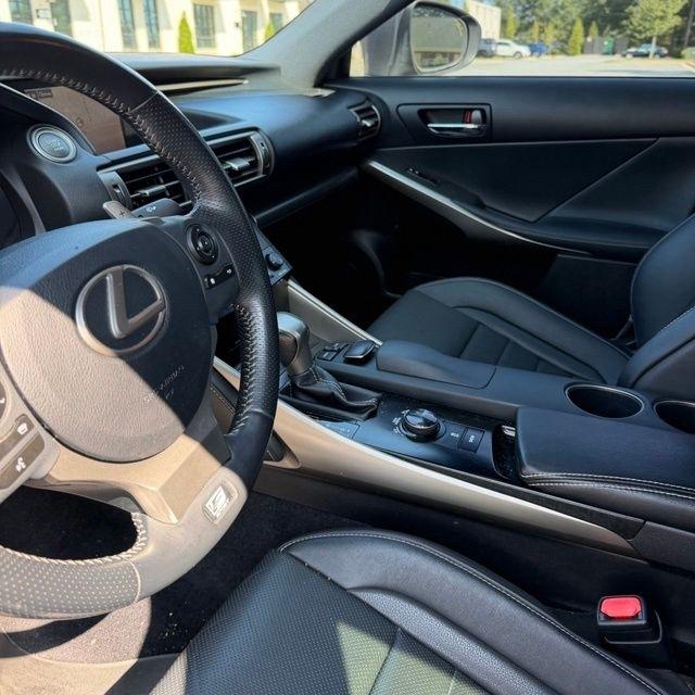 Lexus IS  2014