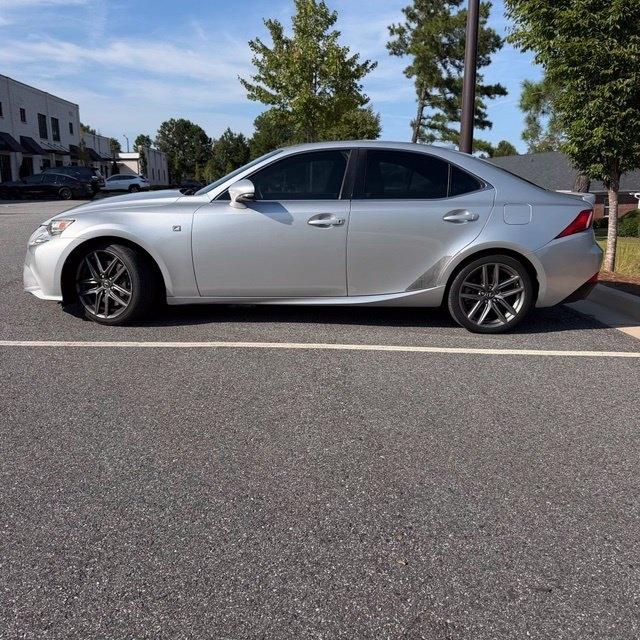 Lexus IS  2016