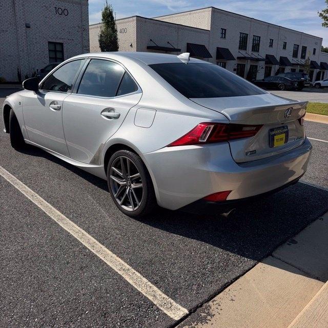 Lexus IS  2016
