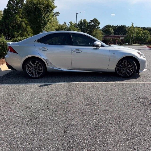 Lexus IS  2016