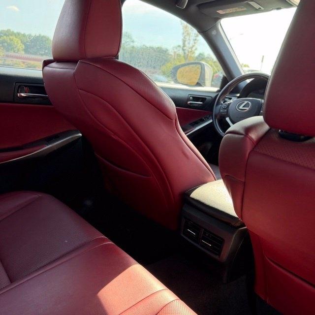 Lexus IS  2016
