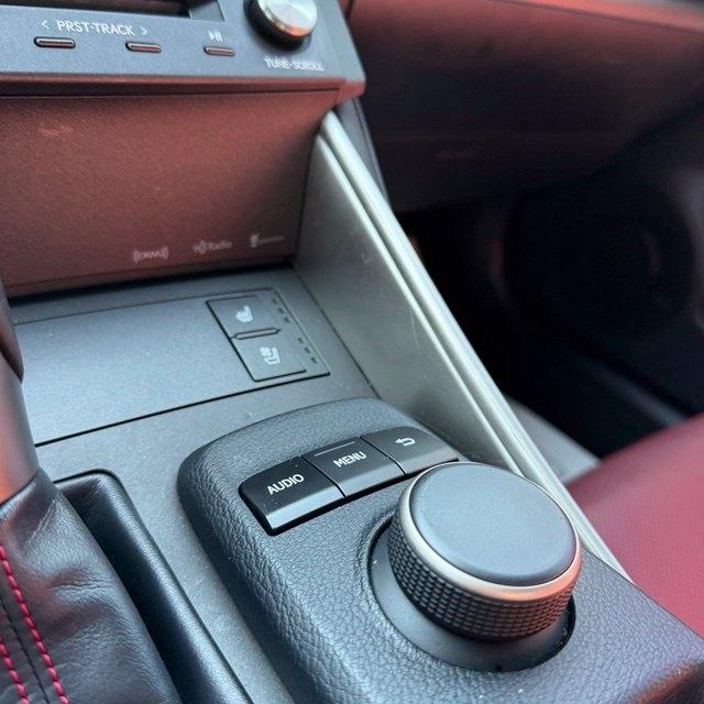 Lexus IS  2016