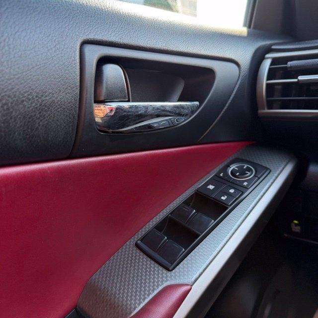 Lexus IS  2016