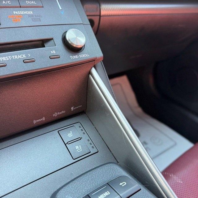 Lexus IS  2016