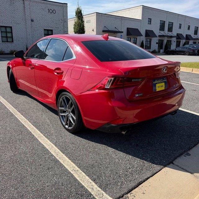 Lexus IS  2016