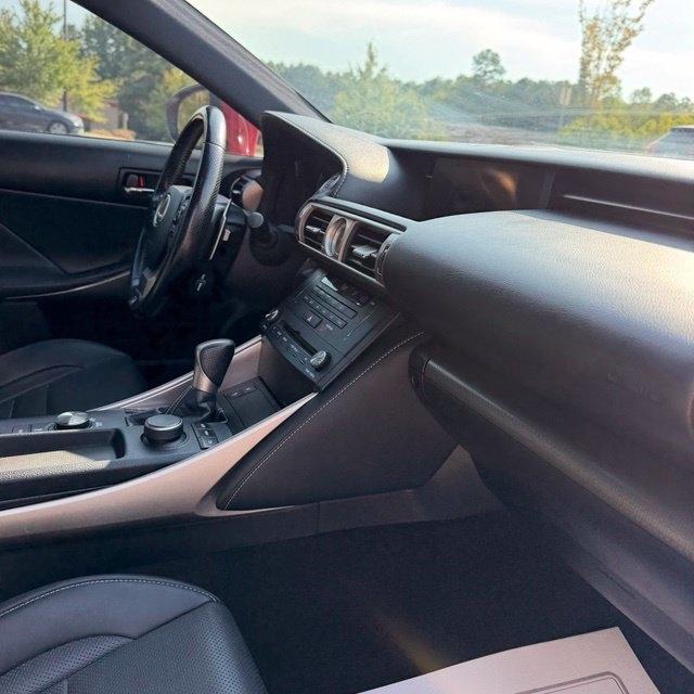 Lexus IS  2016