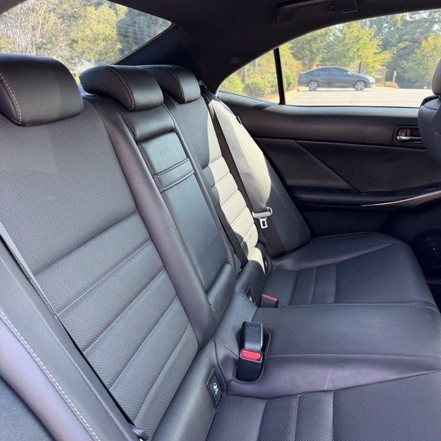 Lexus IS  2016