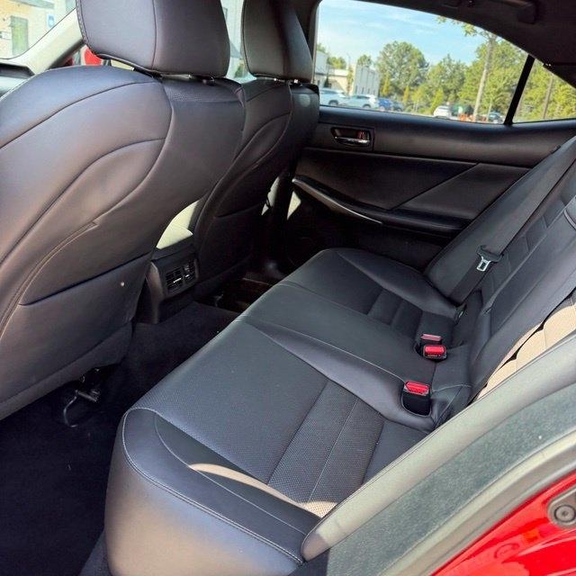 Lexus IS  2016