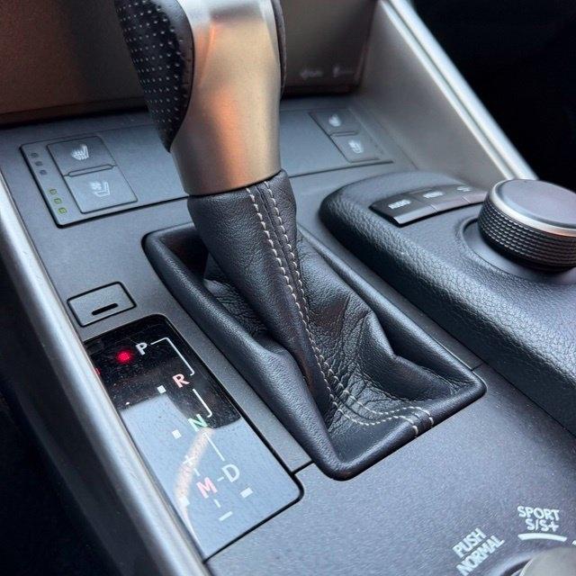Lexus IS  2016