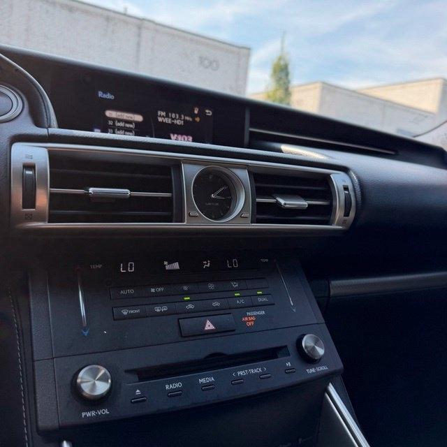 Lexus IS  2016