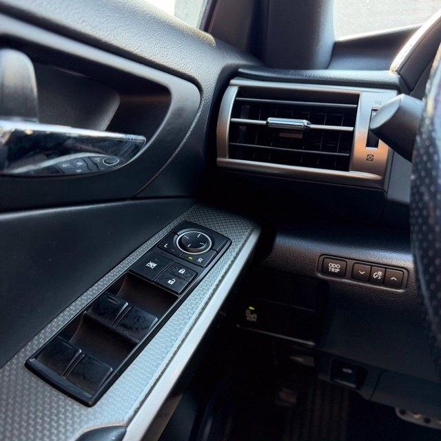 Lexus IS  2016