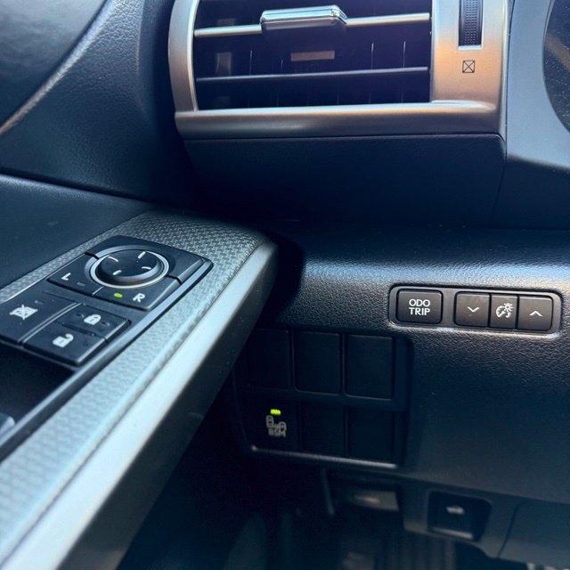 Lexus IS  2016