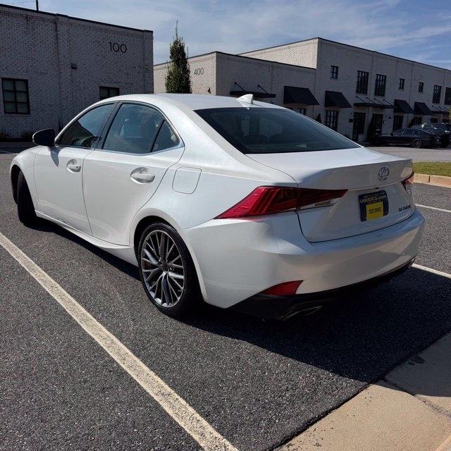 Lexus IS  2017