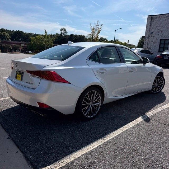 Lexus IS  2017