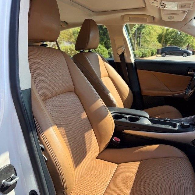 Lexus IS  2017