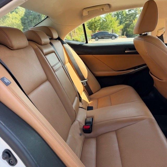 Lexus IS  2017