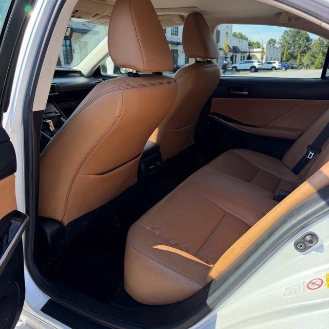 Lexus IS  2017