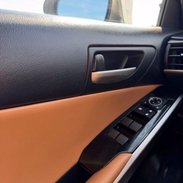 Lexus IS  2017