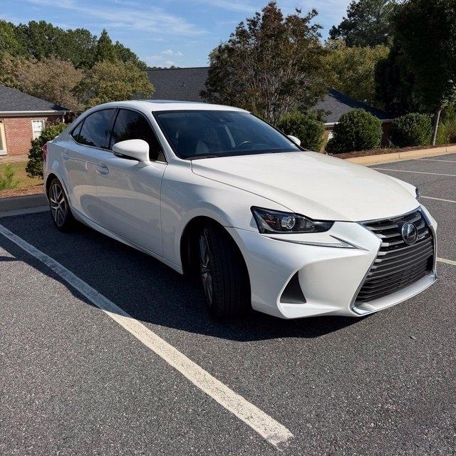 Lexus IS  2020