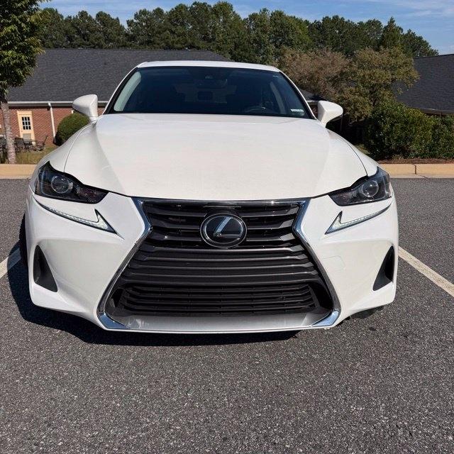 Lexus IS  2020