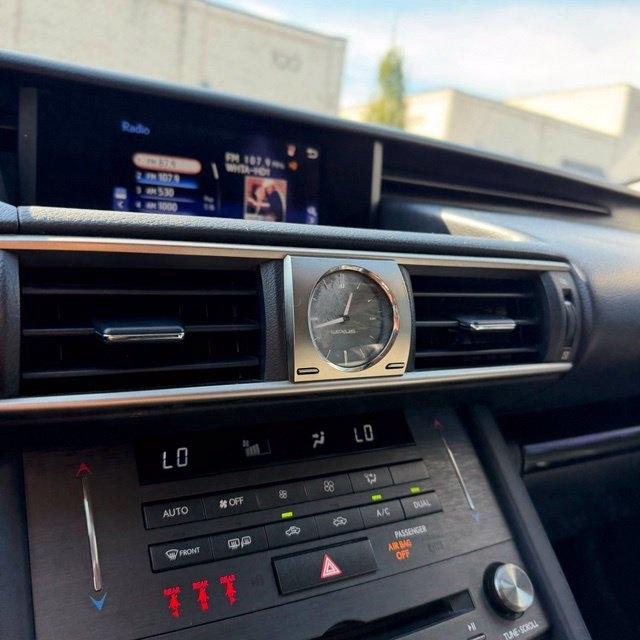 Lexus IS  2020