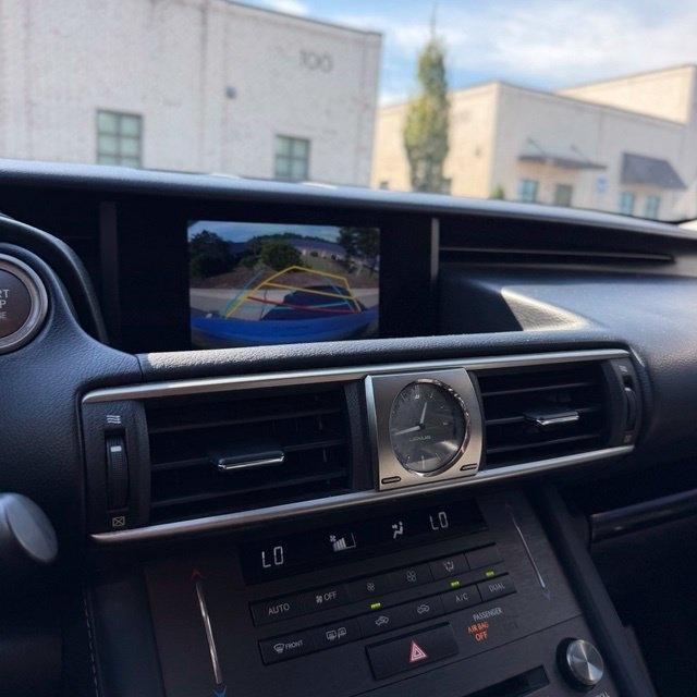 Lexus IS  2020