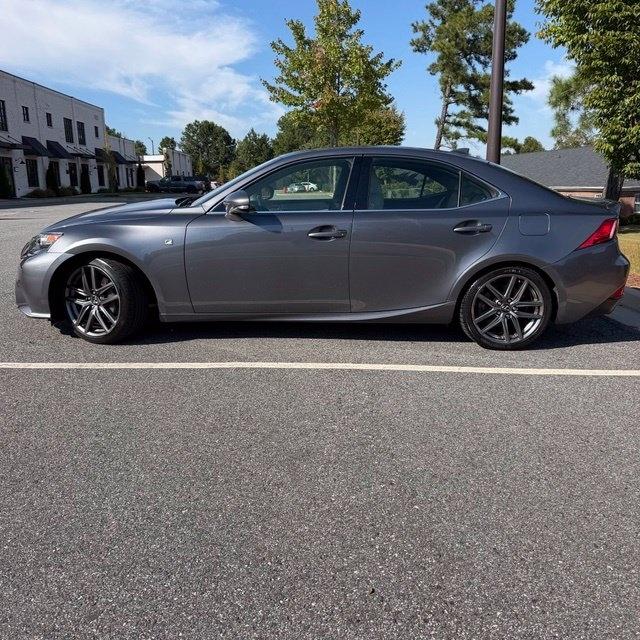 Lexus IS  2015