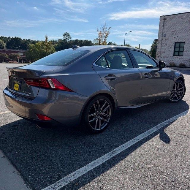 Lexus IS  2015