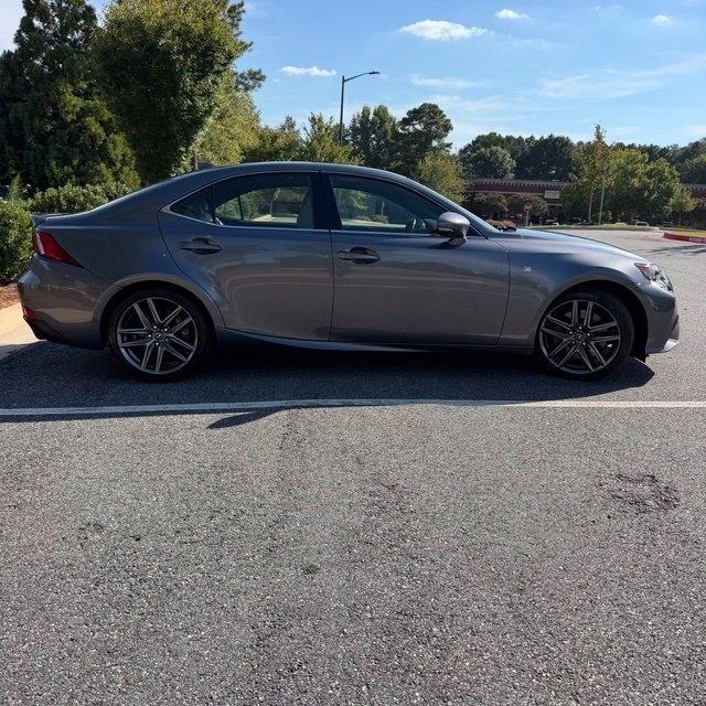 Lexus IS  2015