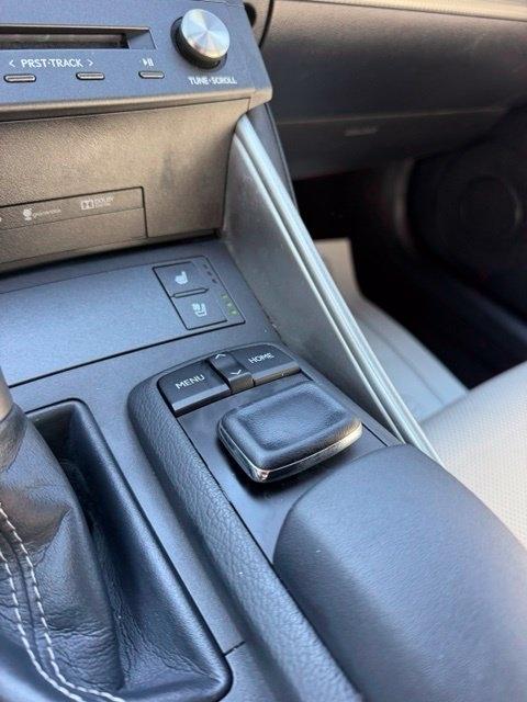 Lexus IS  2015