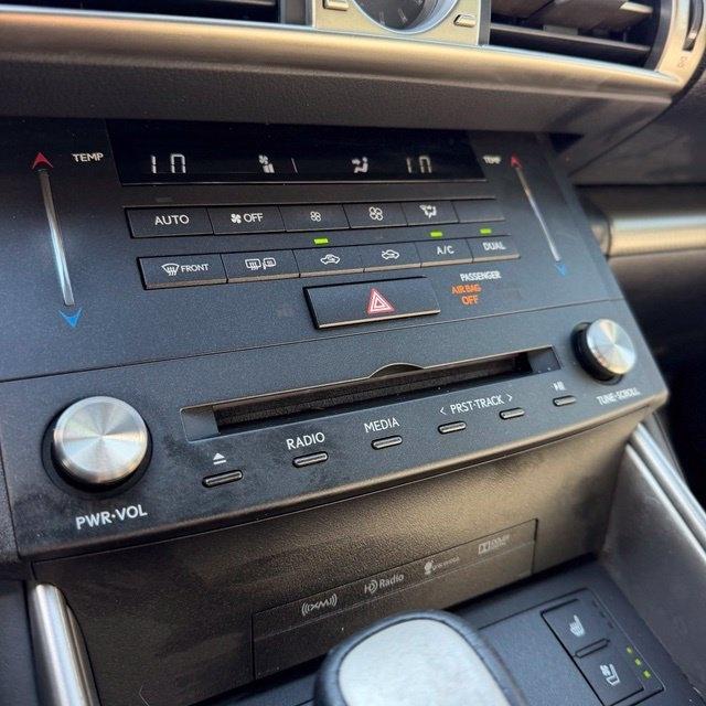 Lexus IS  2015