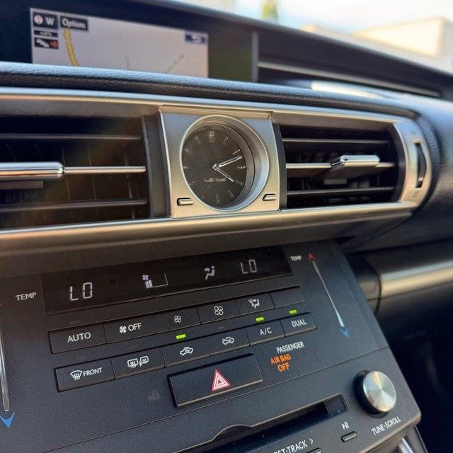 Lexus IS  2015