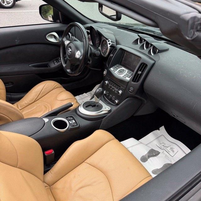 Nissan Z  2012